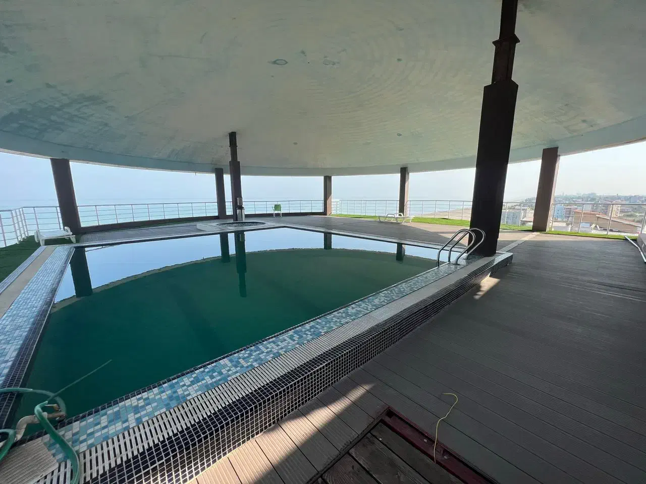 رهن کامل آپارتمان پلاک یک/مبله/روف استخر/حیاط،تراس|اجارهٔ آپارتمان|ایزدشهر, |دیوار