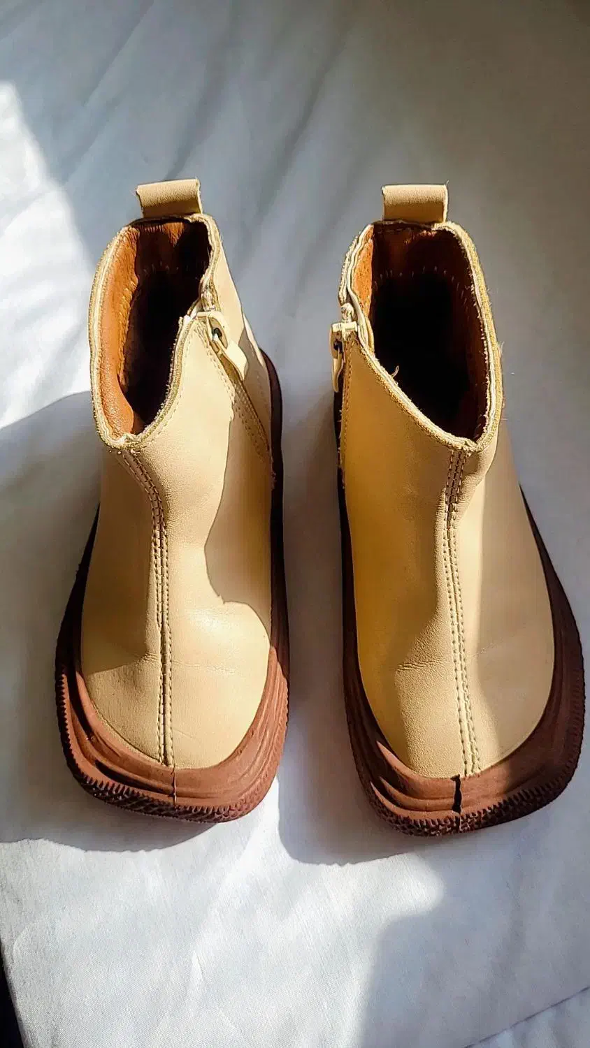 کفش کودک|کفش و لباس بچه|رشت, دباغیان|دیوار