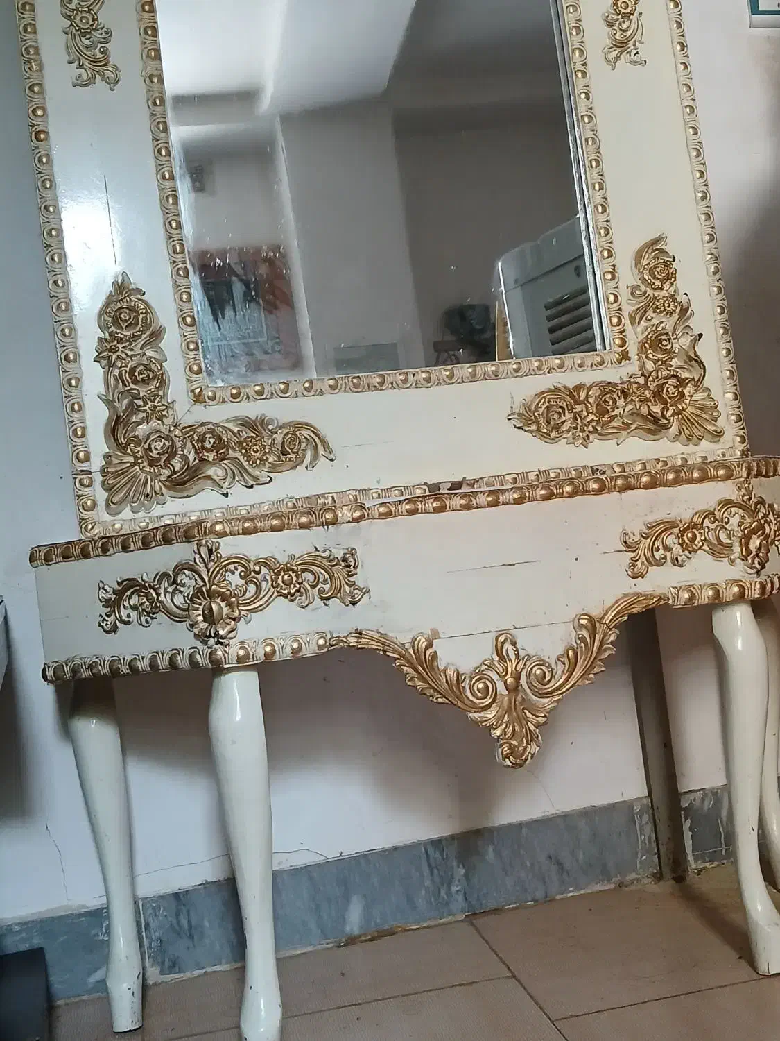 آیینه کنسول کاملا سالم و زیبا|بوفه، ویترین، کنسول|اسدآباد, |دیوار