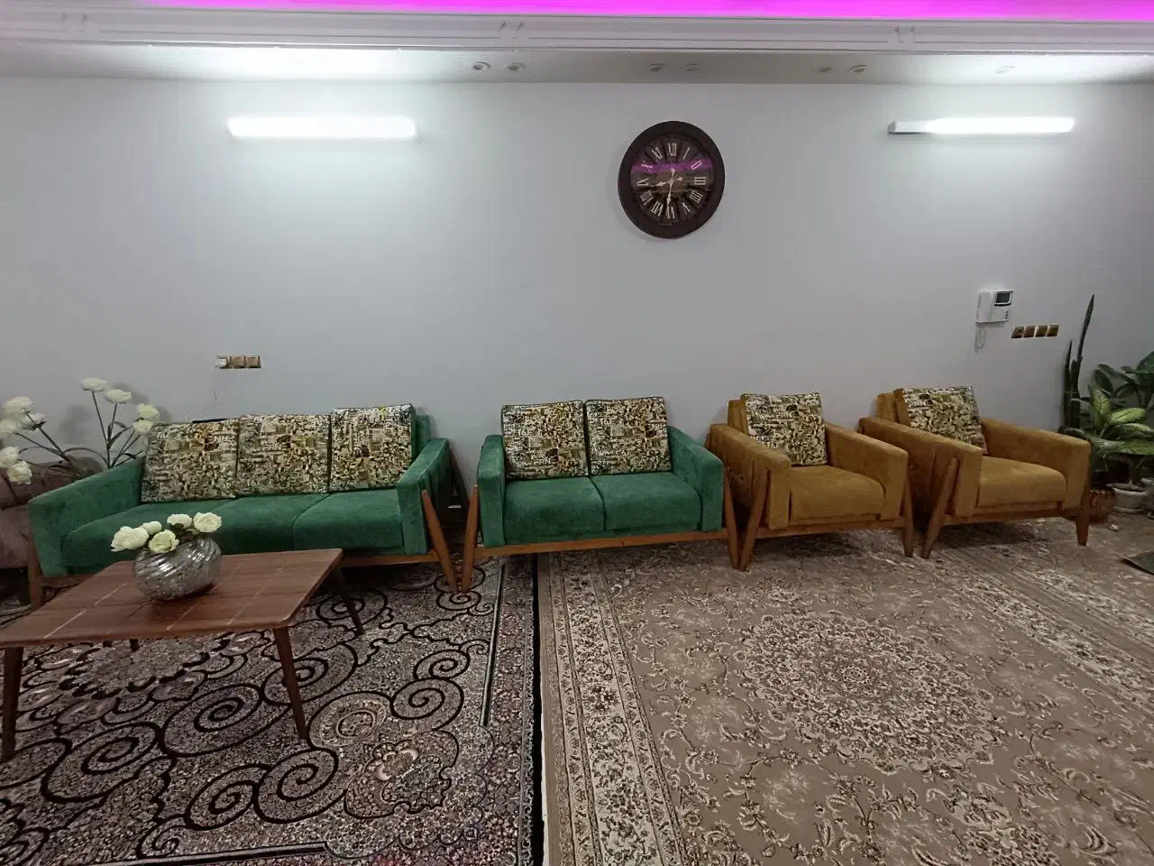 مبلمان هفت نفره  راحتی|مبلمان خانگی و میز عسلی|قنوات, |دیوار