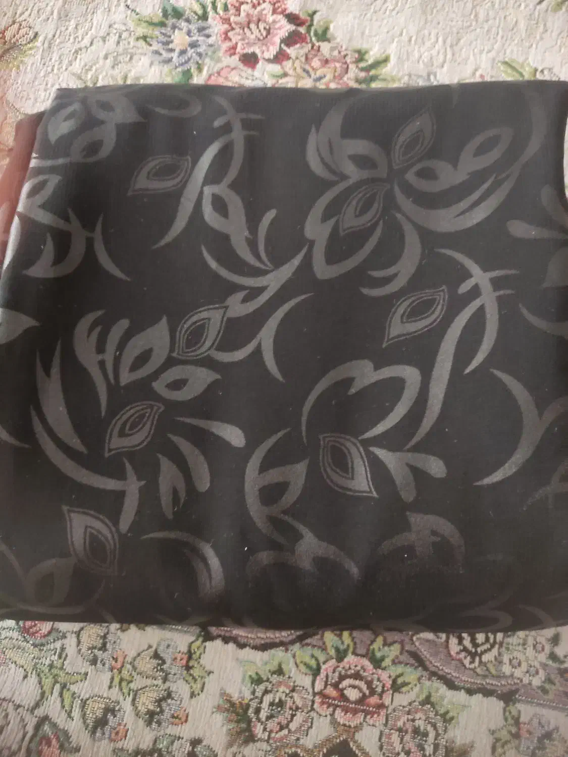 چادر مشکی|لباس|خمینی‌شهر, |دیوار