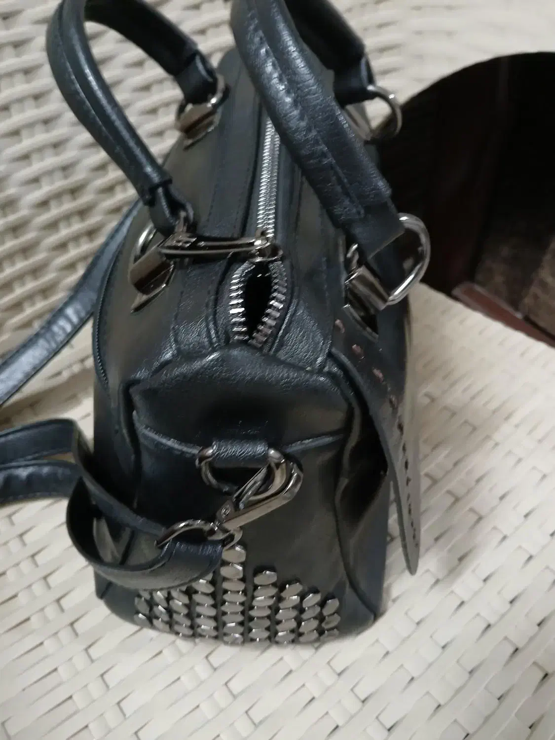 کیف|کیف، کفش، کمربند|قم, باجک دو|دیوار