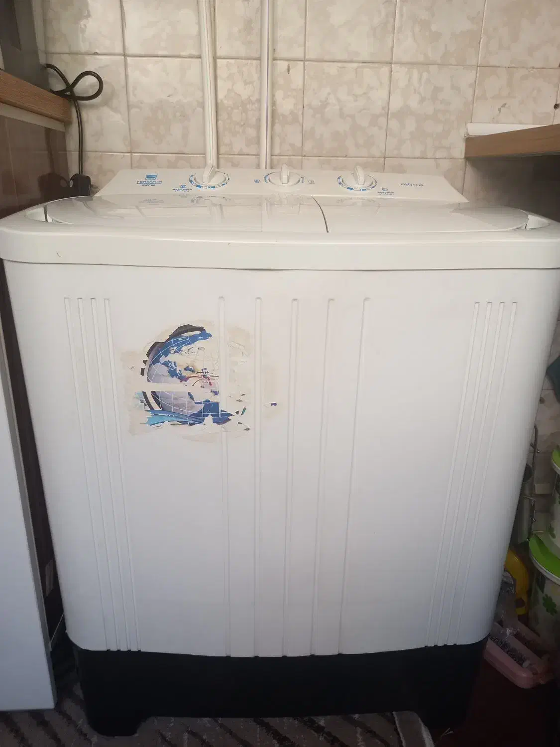 لباسشویی|ماشین لباسشویی و خشک‌کن لباس|فولادشهر, A2|دیوار