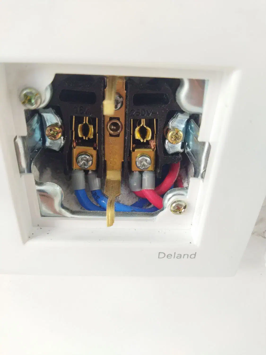 برقکار ساختمان و هرگونه خرده کاری.تعمیرات ونصب|خدمات پیشه و مهارت|گلستان (تهران), |دیوار