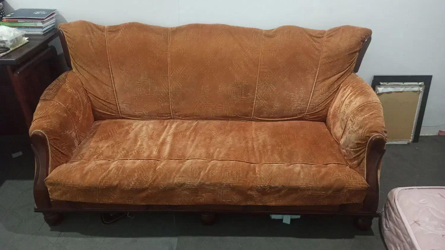 مبل راحتی|مبلمان خانگی و میز عسلی|گلبهار, شهر جدید گلبهار|دیوار