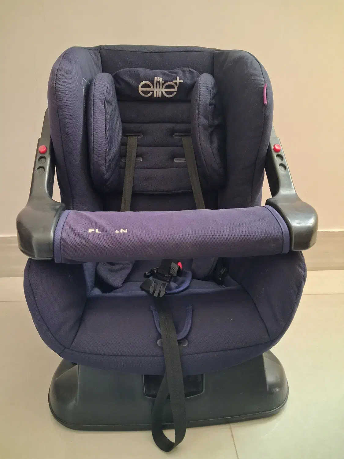 صندلی کودک|تخت و صندلی بچه|گرمسار, |دیوار