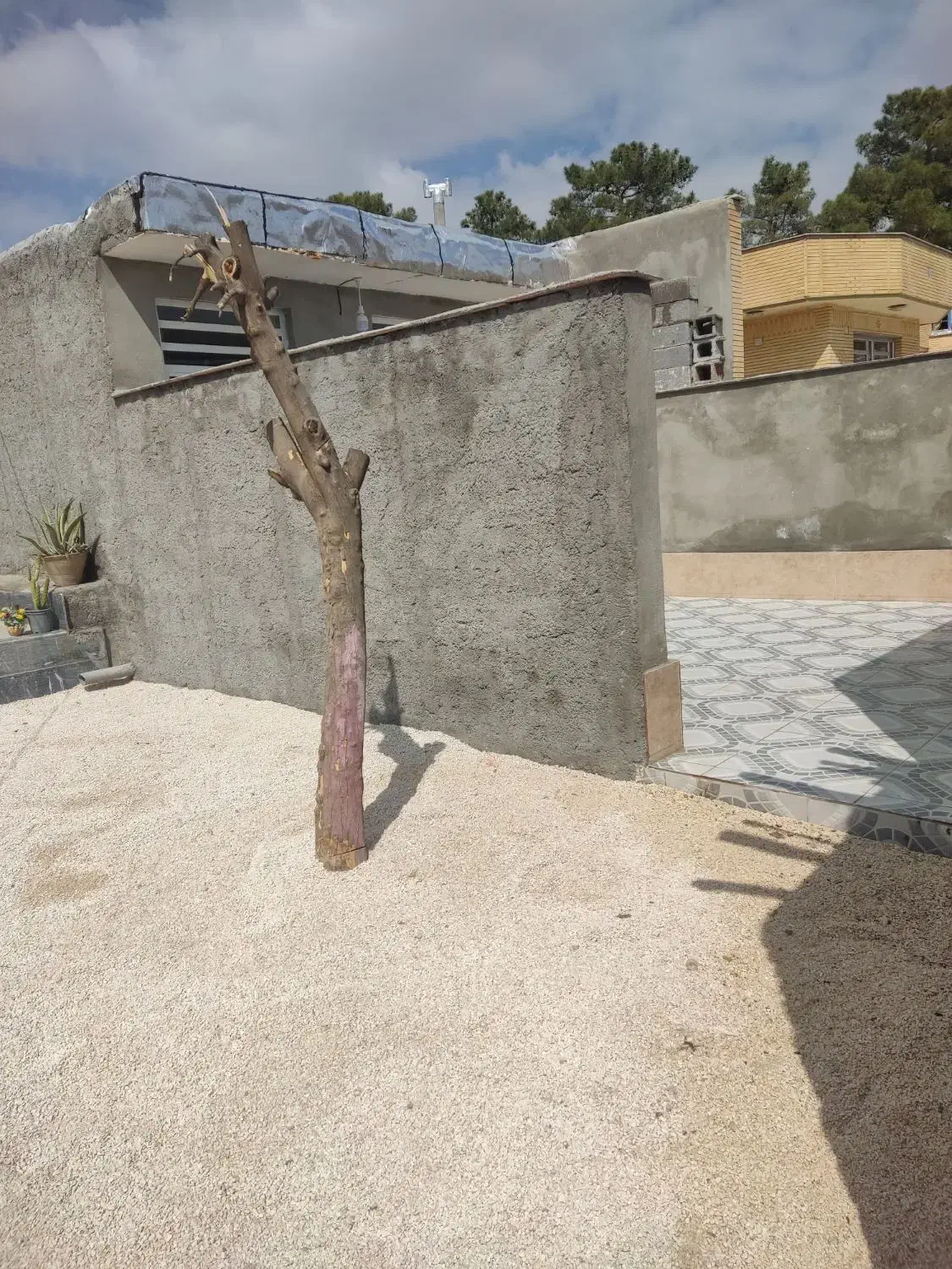 منزل دربست و اجاره ای|اجارهٔ کوتاهمدت ویلا و باغ|مرودشت, کناره|دیوار