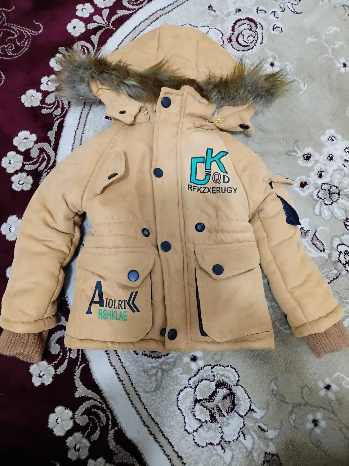 کاپشن بچه گانه|کفش و لباس بچه|اسفرورین, |دیوار