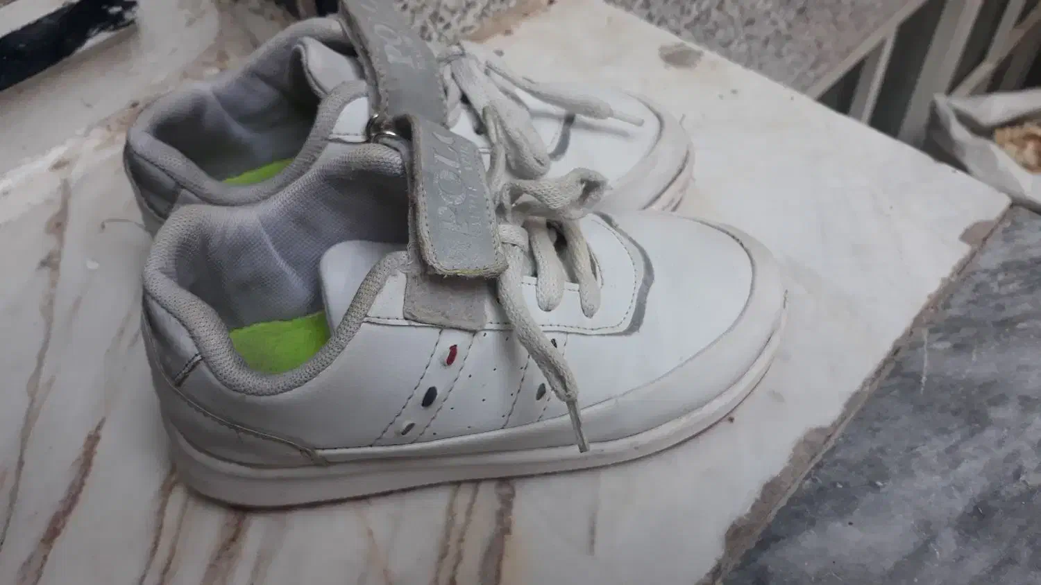 کتونی اسپرت|کفش و لباس بچه|قم, قلعه کامکار|دیوار