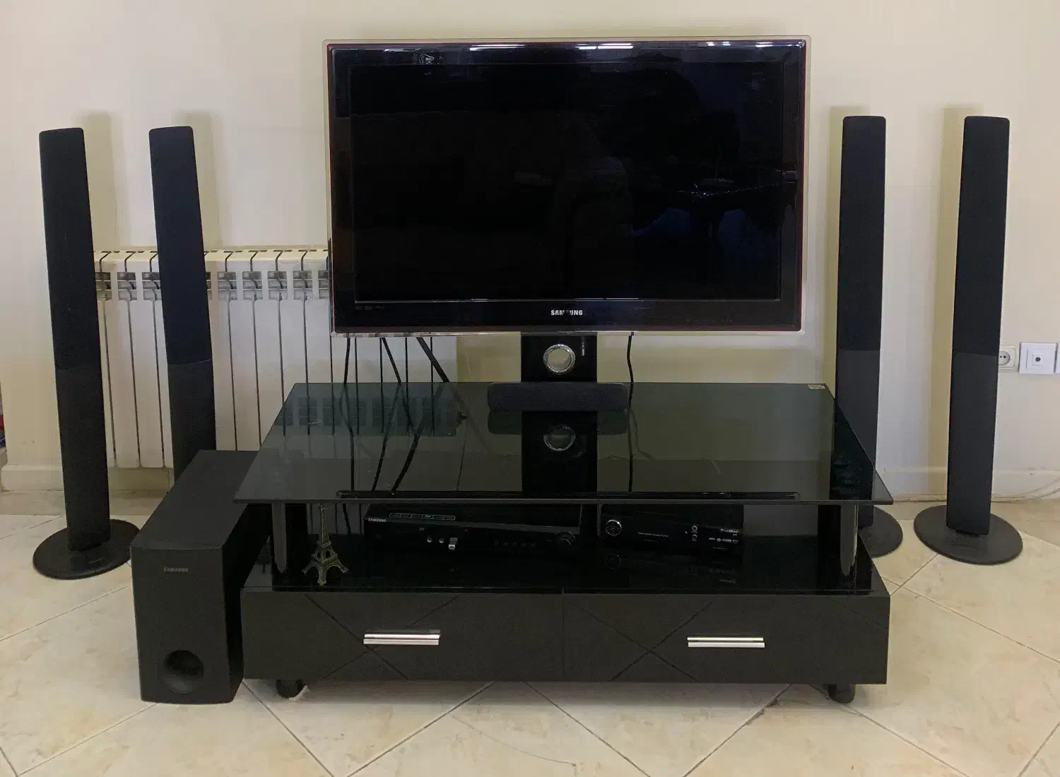 تلویزیون سامسونگ سری ۷ با سینمای خانگی و میز TV|تلویزیون و پروژکتور|تهران, ازگل|دیوار