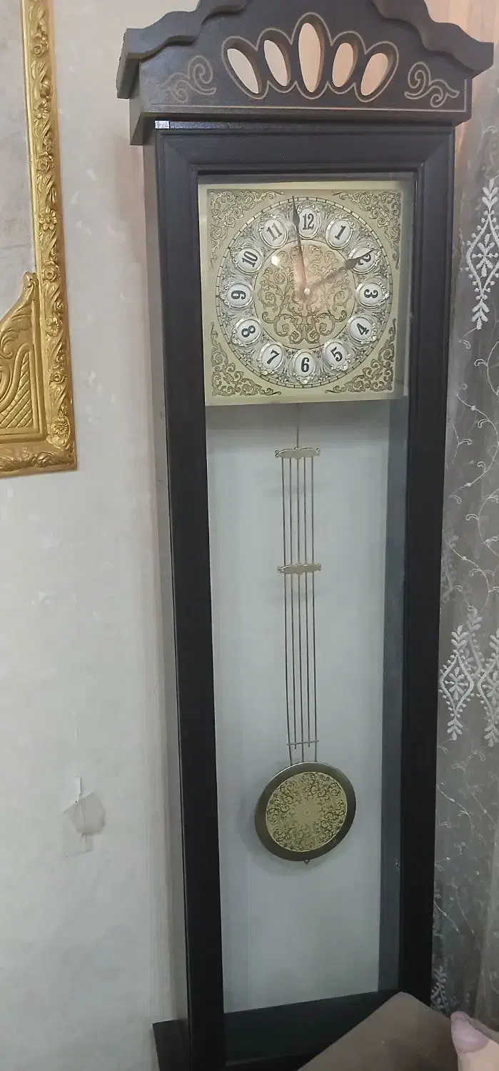 ساعت ایستاده کاملا سالم|ساعت دیواری و تزئینی|اهواز, بهارستان|دیوار