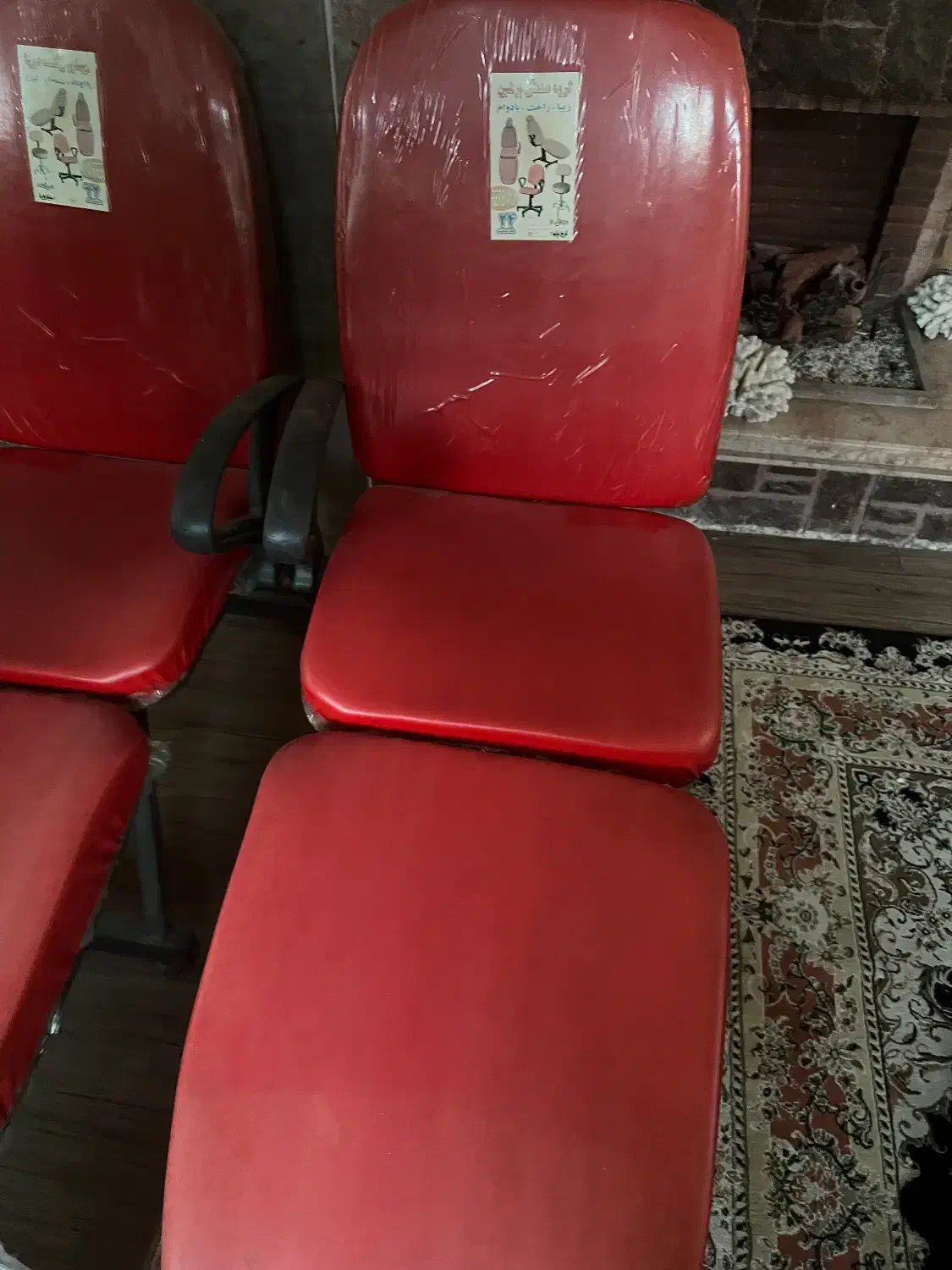 صندلی آرایشگاه|آرایشگاه و سالن‌های زیبایی|رشت, لاکان شهر|دیوار