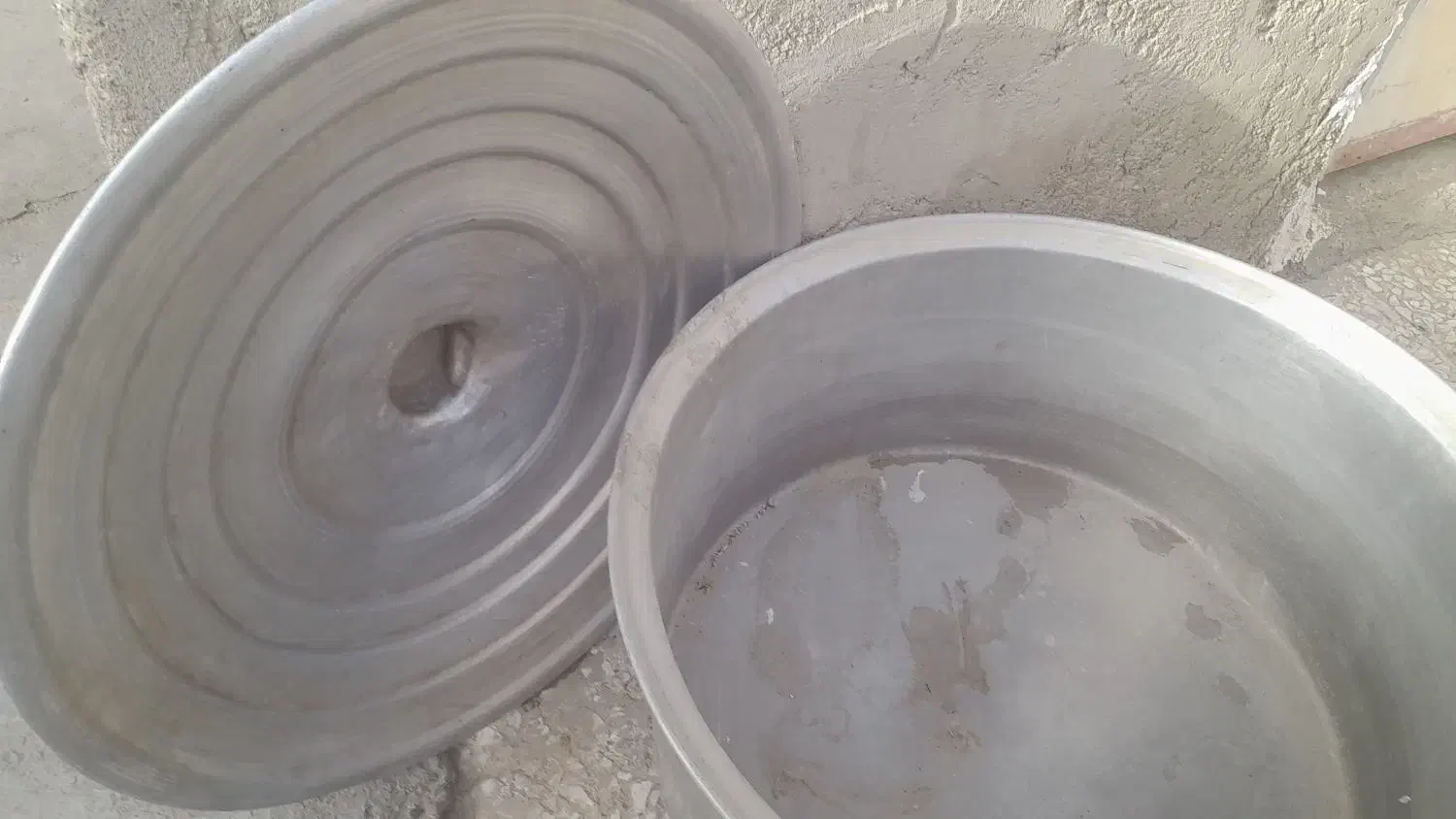 دیگ بزرگ قیمت۳۵۰۰ مناسب عروسی و غیره سالم|کافیشاپ و رستوران|زهک, |دیوار