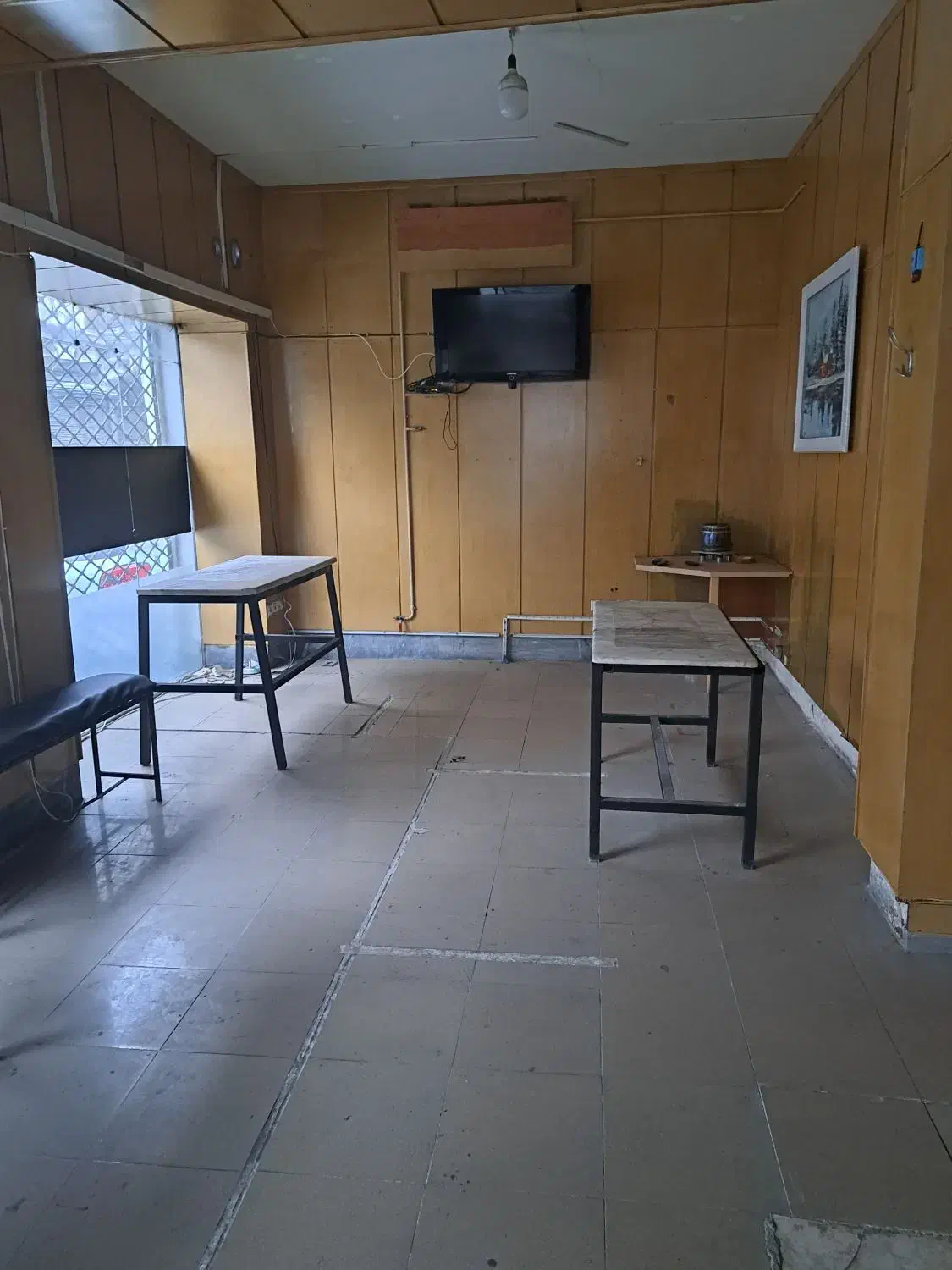 میز و نیمکت|کافیشاپ و رستوران|رشت, جانبازان|دیوار