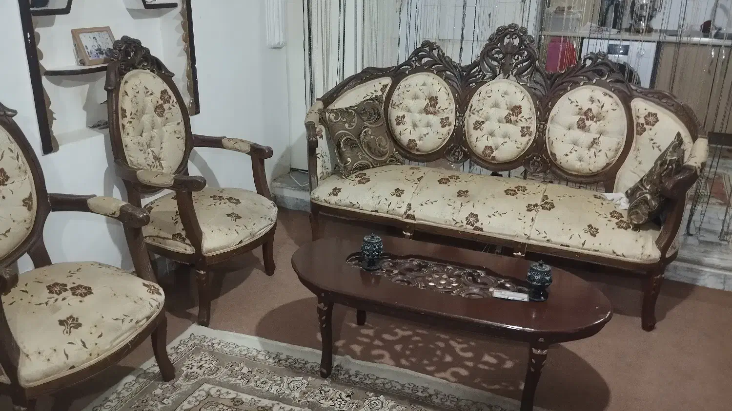 مبلمان سلطنتی تمیز|مبلمان خانگی و میز عسلی|تربت جام, کلالی|دیوار