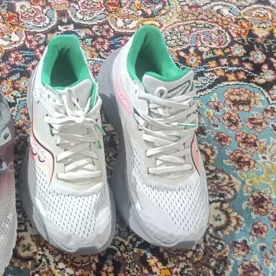 کتونی ساکونی اورجینال و عروسک ،کیو سی  اصل|کیف، کفش، کمربند|پرند, فاز ۶|دیوار