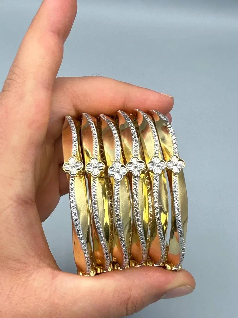 النگو اماراتی ۳ درصد وزن ۷۰.۶۸۰ طلا بدون اجرت|جواهرات|تهران, مهرآباد جنوبی|دیوار