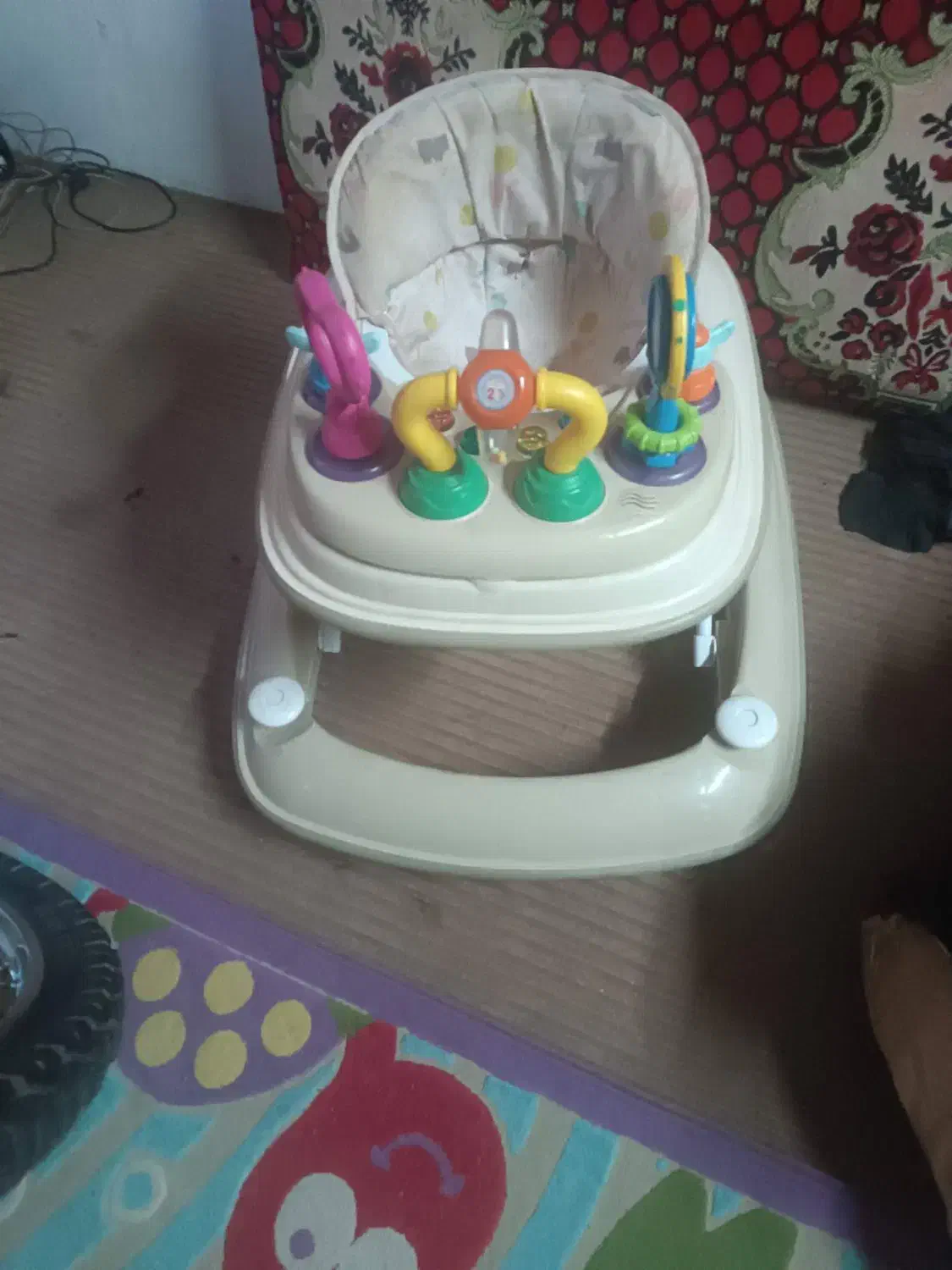 رارک بچه در حد نو|اسباب و اثاث بچه|قائم‌شهر, |دیوار