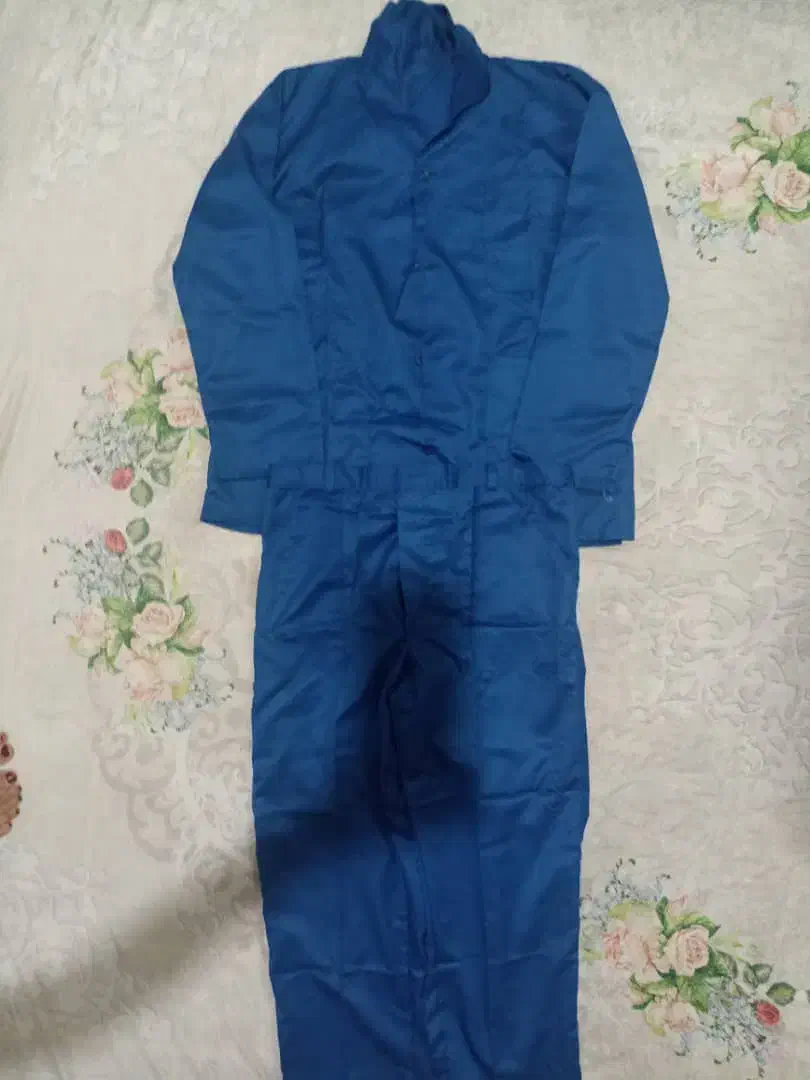 تعدادی لباس کار نو و همین طور لباس سربازی نو|لباس|کرج, فاز ۳ گوهردشت|دیوار