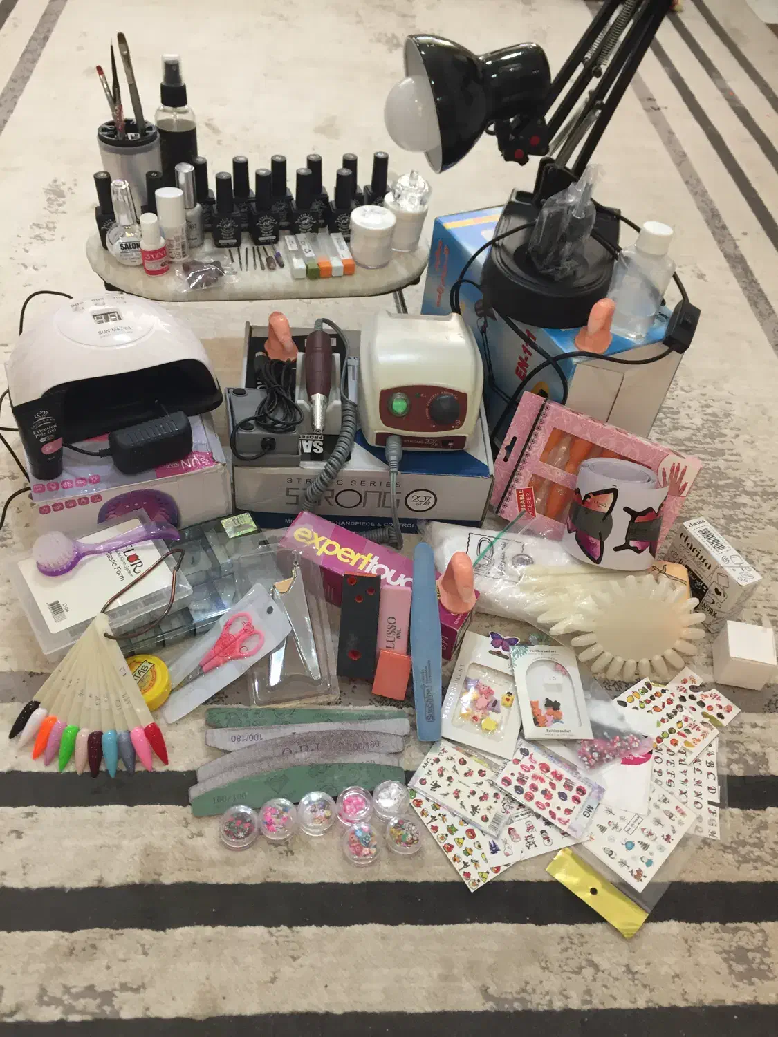 وسایل کاشت ناخن قیمت مناسب|آرایشی، بهداشتی، درمانی|همدان, |دیوار