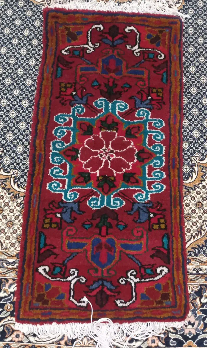 فرش‌ یک متری دومیلیون|فرش|اهر, |دیوار