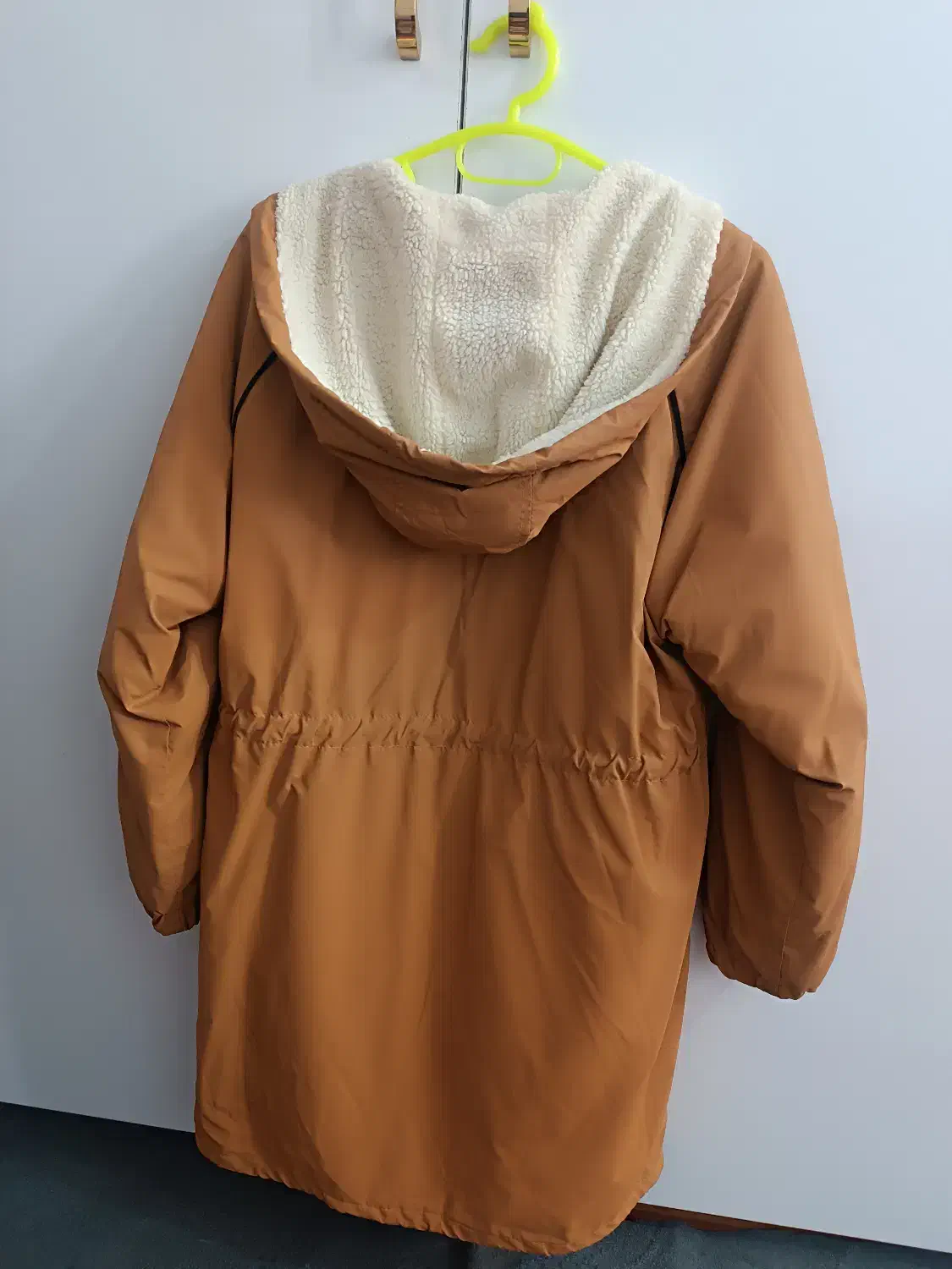 لباس زمستانی|لباس|گرگان, |دیوار