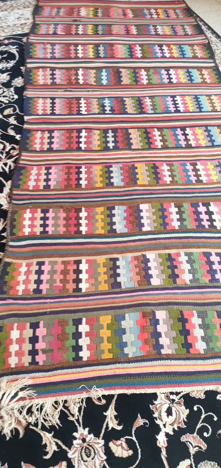 گلیم قدیمی کار کرده|گلیم، جاجیم، گبه|ایلام, |دیوار