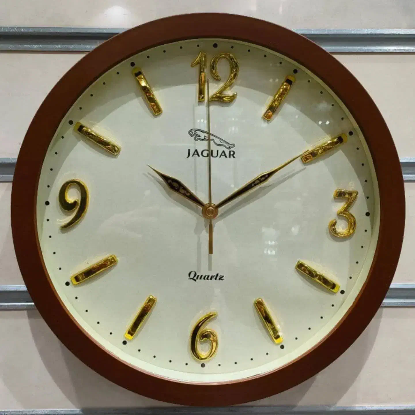 ساعت دیواری طرح چوبی جگوار|ساعت دیواری و تزئینی|رشت, دیلمان|دیوار