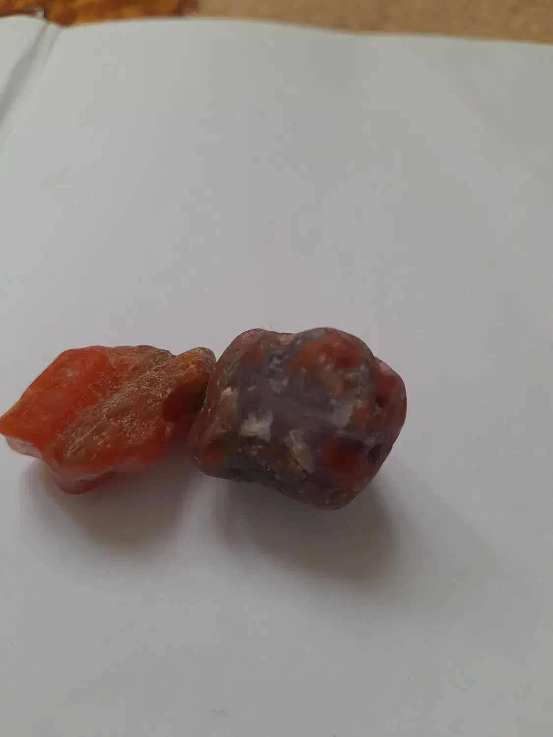 ۲عدد سنگ یاقوت سرخ و کبود|کلکسیون اشیاء عتیقه|تولم شهر, |دیوار