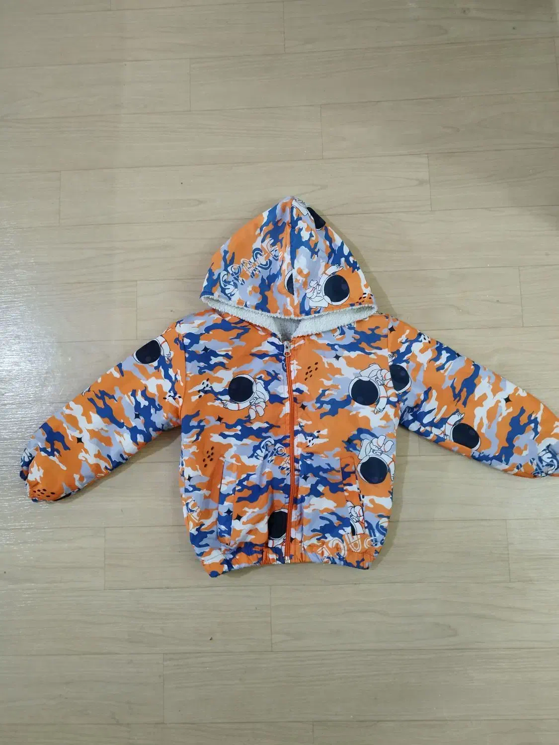 پالتو  زنانه و کاپشن  و لباس بچگانه|لباس|دورود, |دیوار