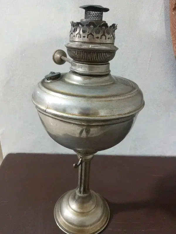 چراغ  قدیمی|کلکسیون اشیاء عتیقه|کرج, کرج نو|دیوار