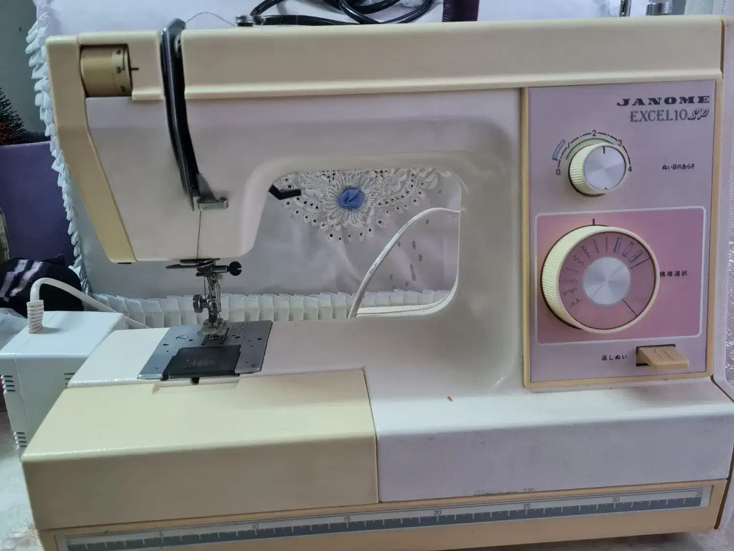 چرخ خیاطی ژانومه|چرخ خیاطی و ریسندگی|بروجرد, |دیوار