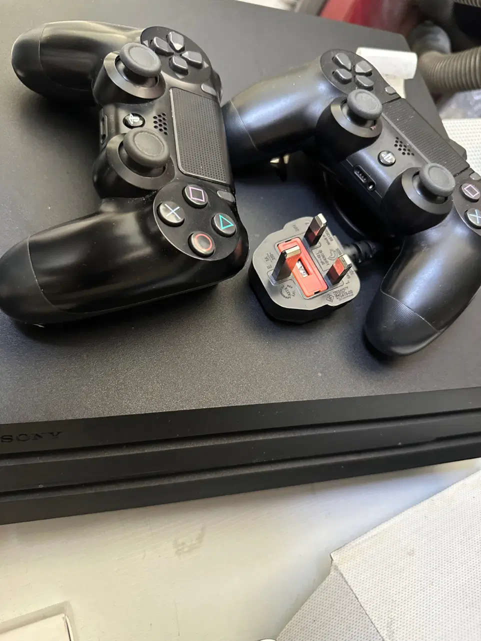 Ps4 pro 1tb 2 daste|کنسول، بازی ویدئویی و آنلاین|تهران, درختی|دیوار