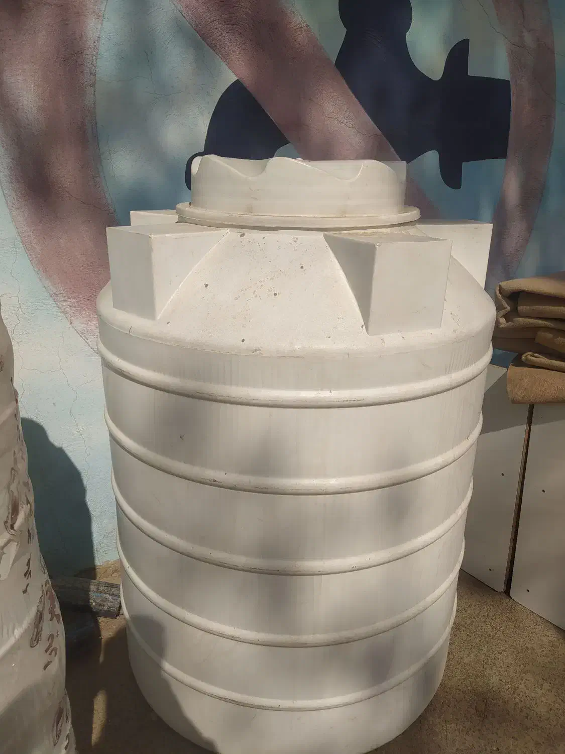 تانکر آب 1000 لیتری|مصالح و تجهیزات ساختمان|برخوار, |دیوار