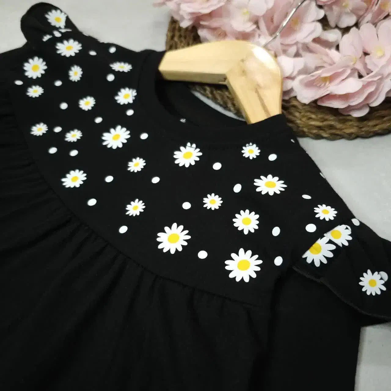 تعدادی لباس دخترانه نو حراج|کفش و لباس بچه|قزوین, |دیوار