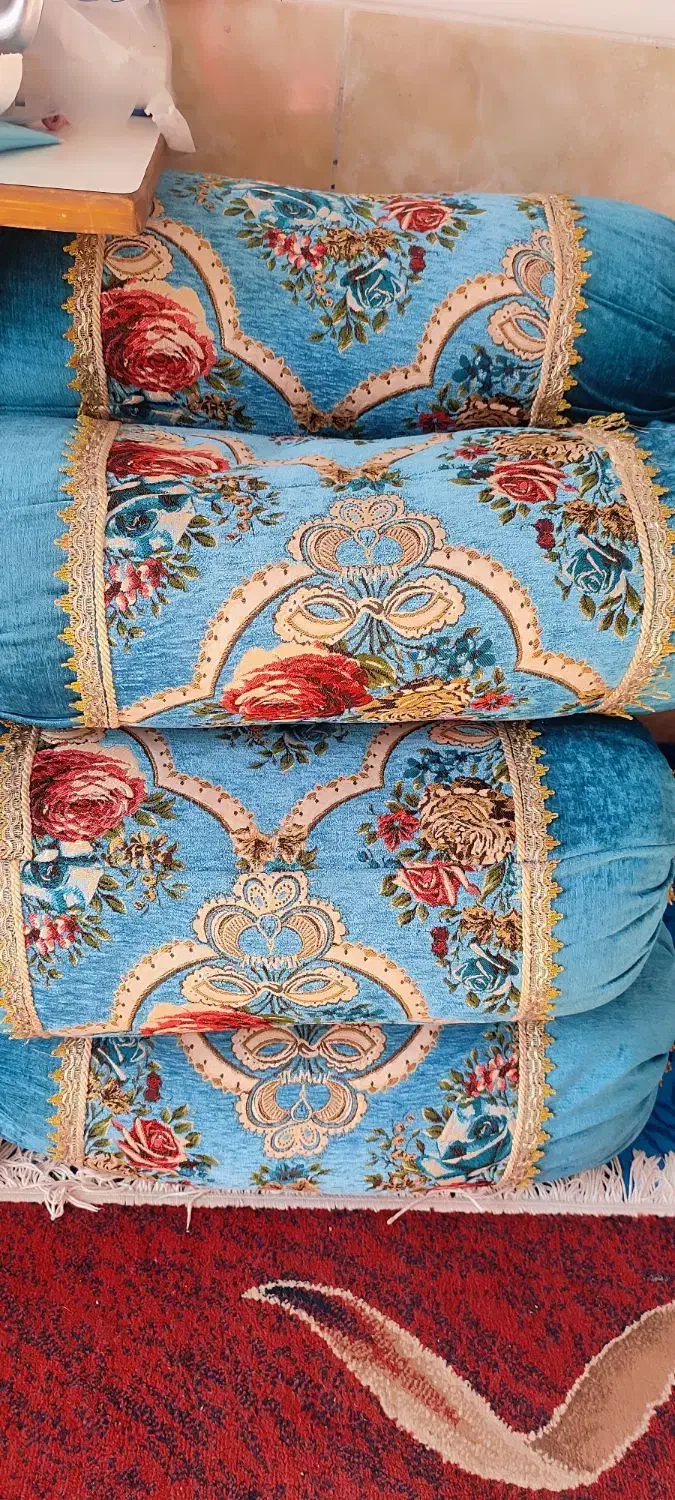 چهارتا بالشت گرد چهارتا بالشت چهار گوش|رختخواب، بالش، پتو|شیراز, اکبر آباد|دیوار