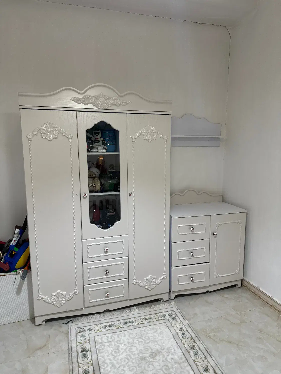 تخت و کمد|تخت و سرویس خواب|هشتگرد, هشتگرد قدیم|دیوار