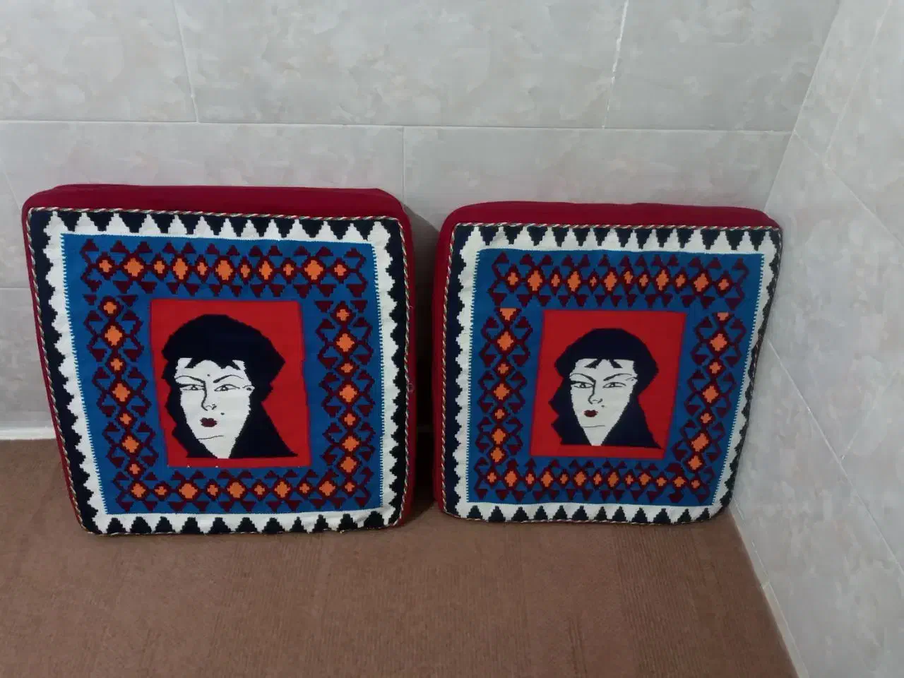 سه جفت پشتی درحدنو دست بافت بند ابریشم|پشتی|شیراز, قلعه نو|دیوار