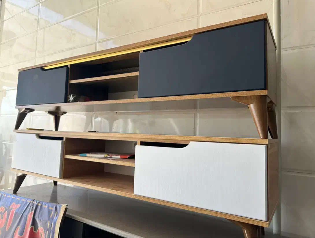 میز تلویزیون و اینه کنسول|میز تلویزیون|مهاجران, |دیوار