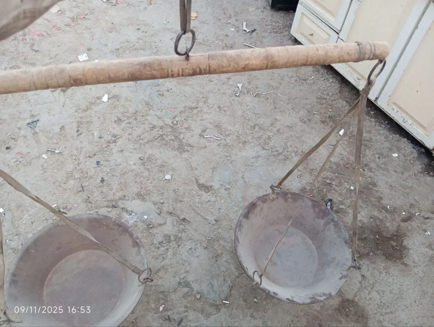 *کهنه* قپان قدیمی|کلکسیون اشیاء عتیقه|فلاورجان, |دیوار