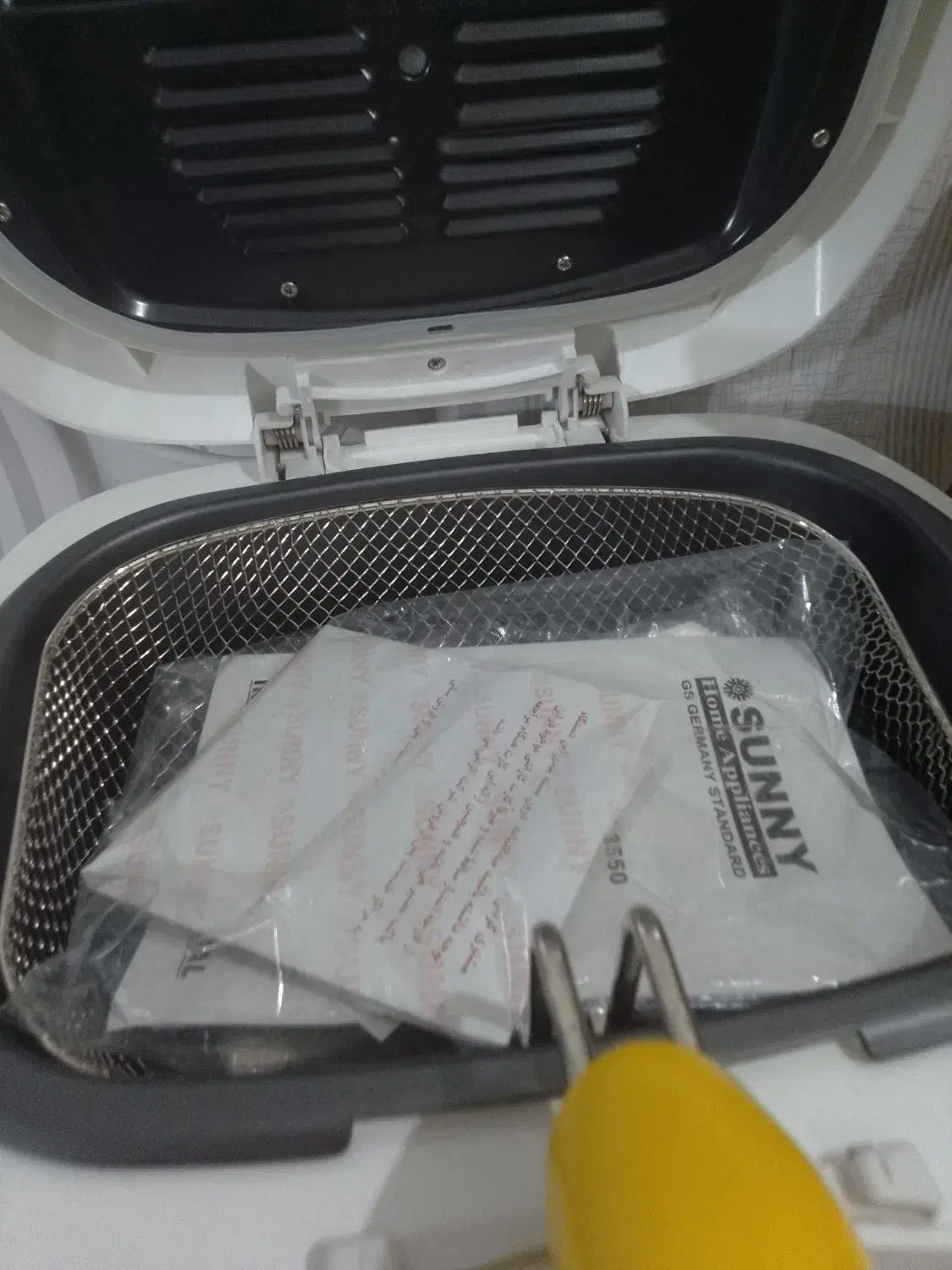 سرخ کن نو همراه کارتن|اجاق گاز و لوازم برقی پخت‌وپز|گلبهار, نوبهار|دیوار