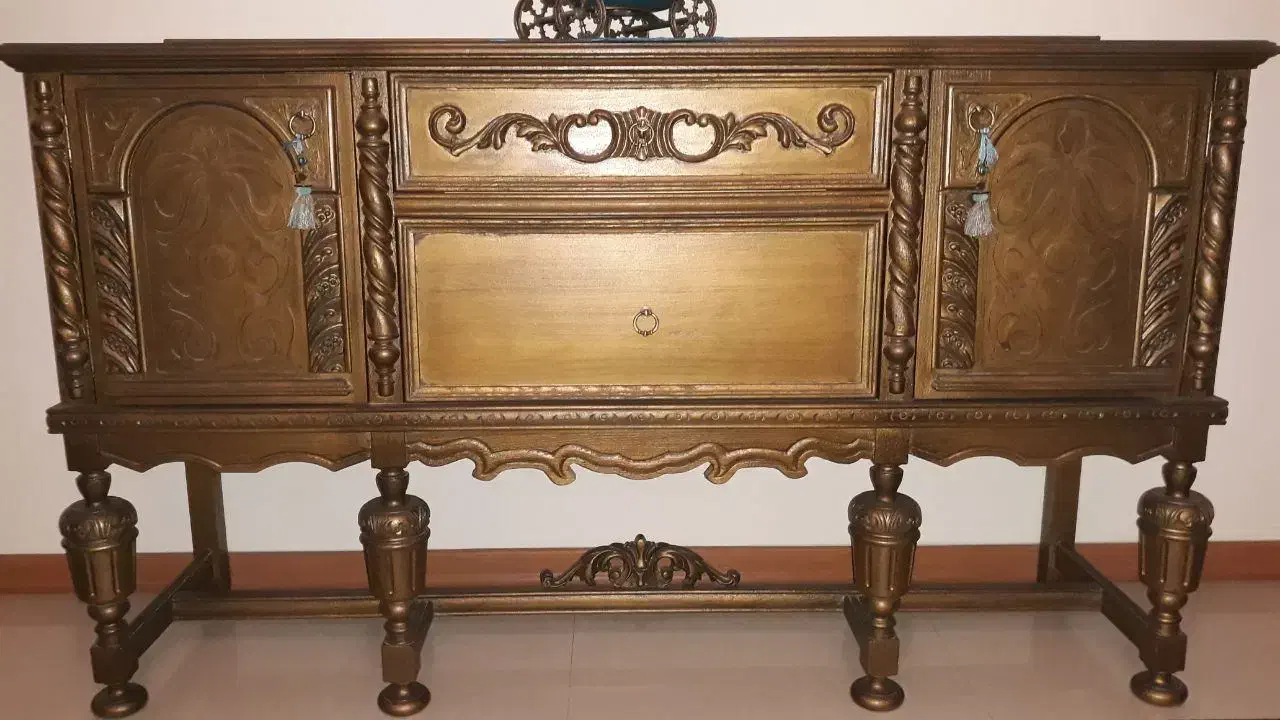 کنسول کف طرح فرانسه آنتیک + شمعدان قاب دکور پتینه|بوفه، ویترین، کنسول|لواسان, |دیوار