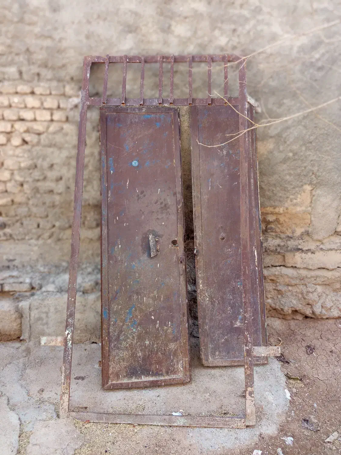 درب حیاط|مصالح و تجهیزات ساختمان|نورآباد, |دیوار