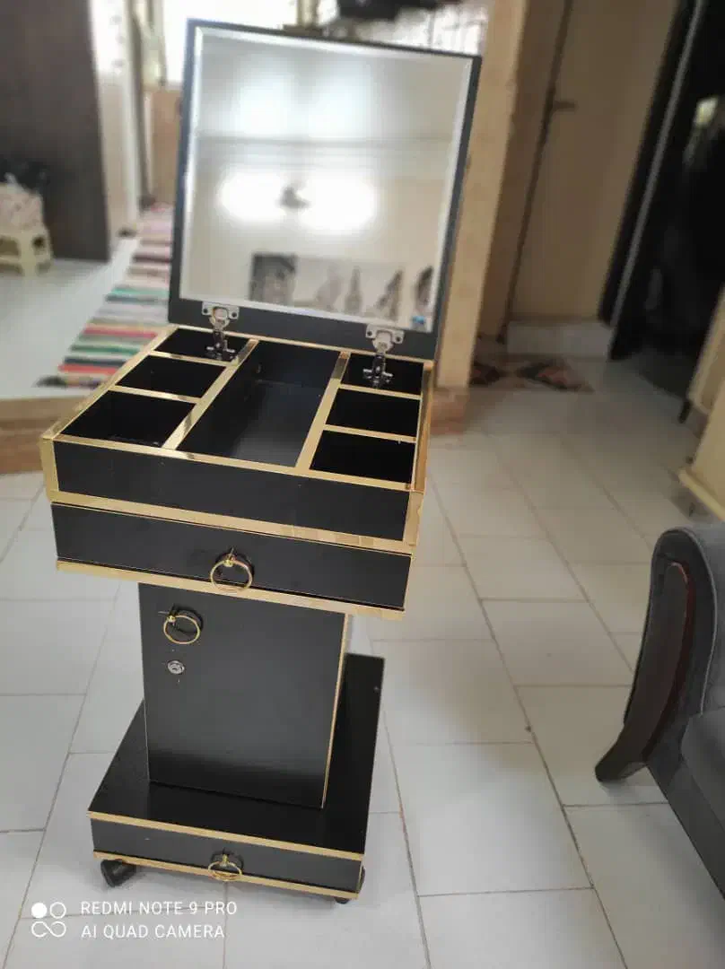 ترولی ارایشگاهی|آرایشگاه و سالن‌های زیبایی|ری, هاشم‌آباد|دیوار