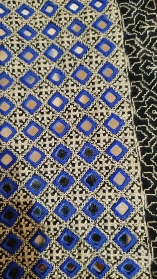 آیینه|آینه|میرجاوه, |دیوار
