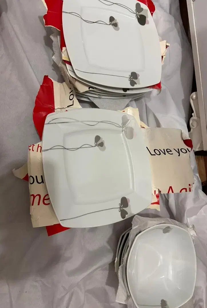 سرویس چینی ۱۲ نفره|ظروف سرو و پذیرایی|زنجان, |دیوار