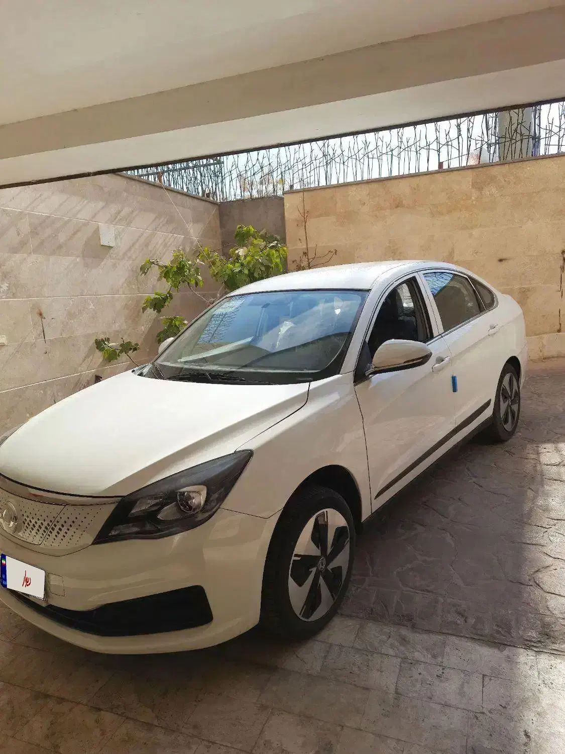 دانگ فنگ E70 برقی|خودرو سواری و وانت|پرند, فاز ۱|دیوار