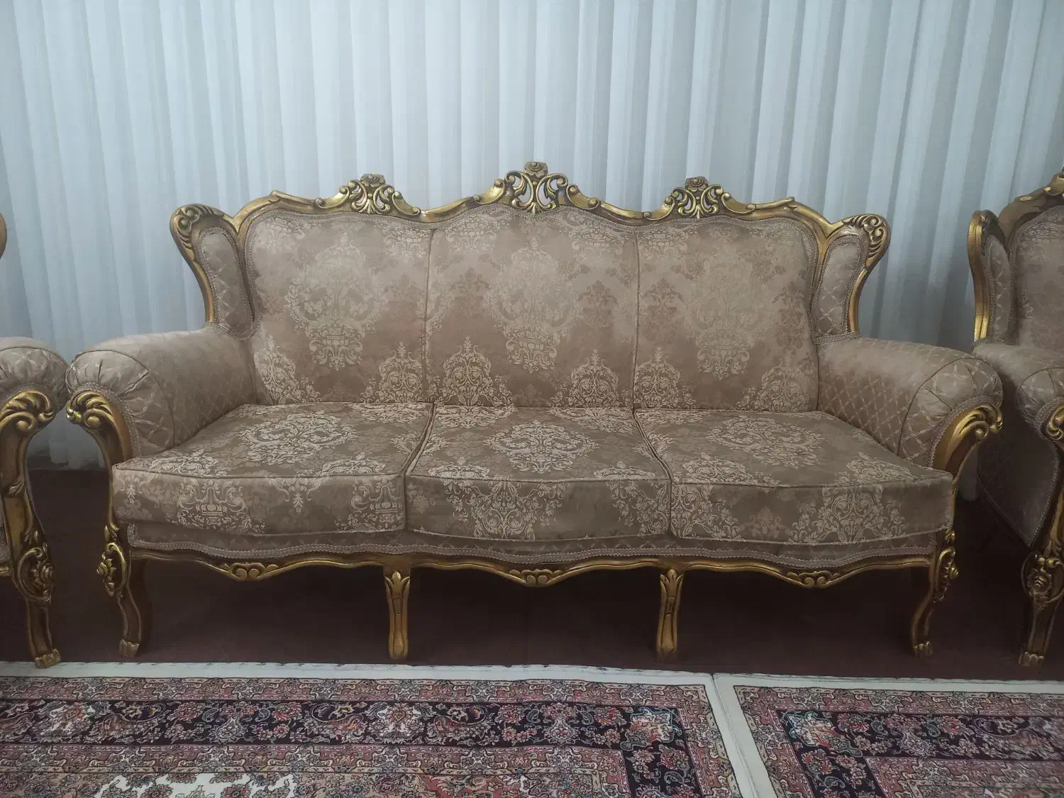 مبل سلطنتی۹نفره دسته متکایی با جلومبلی|مبلمان خانگی و میز عسلی|خوی, |دیوار