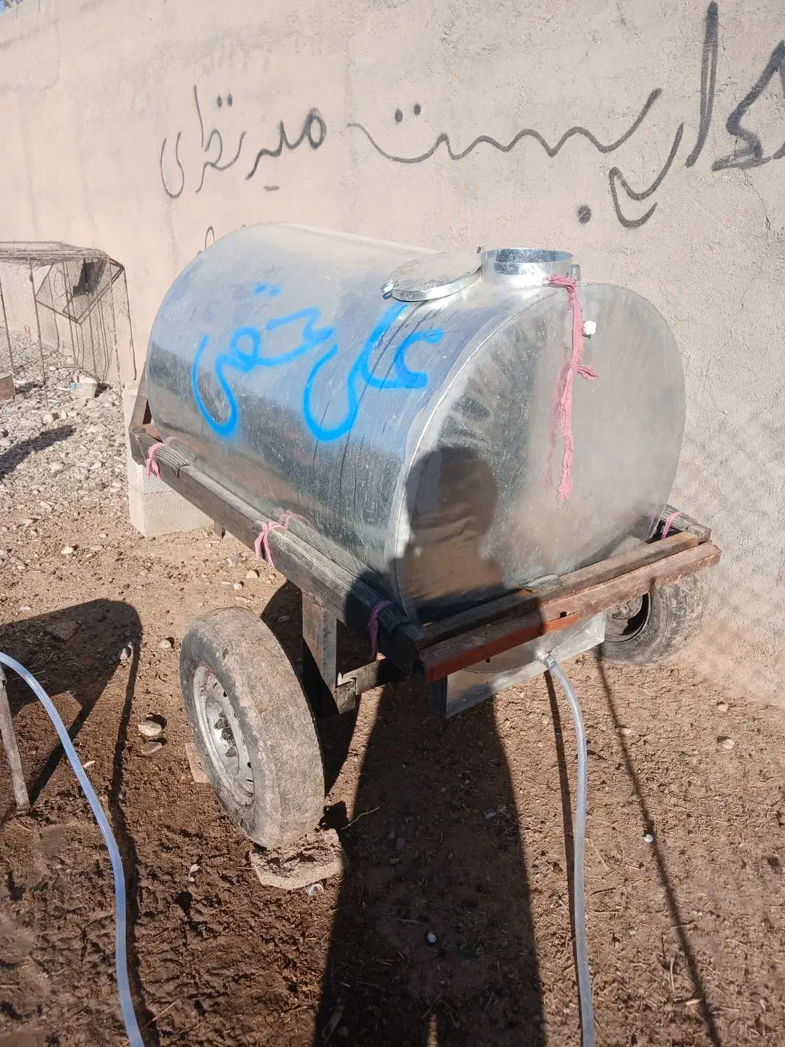 سلام تانکر هزار لیتری چرخ دار نوع ورق سفید گلوانیز|مصالح و تجهیزات ساختمان|صحنه, |دیوار