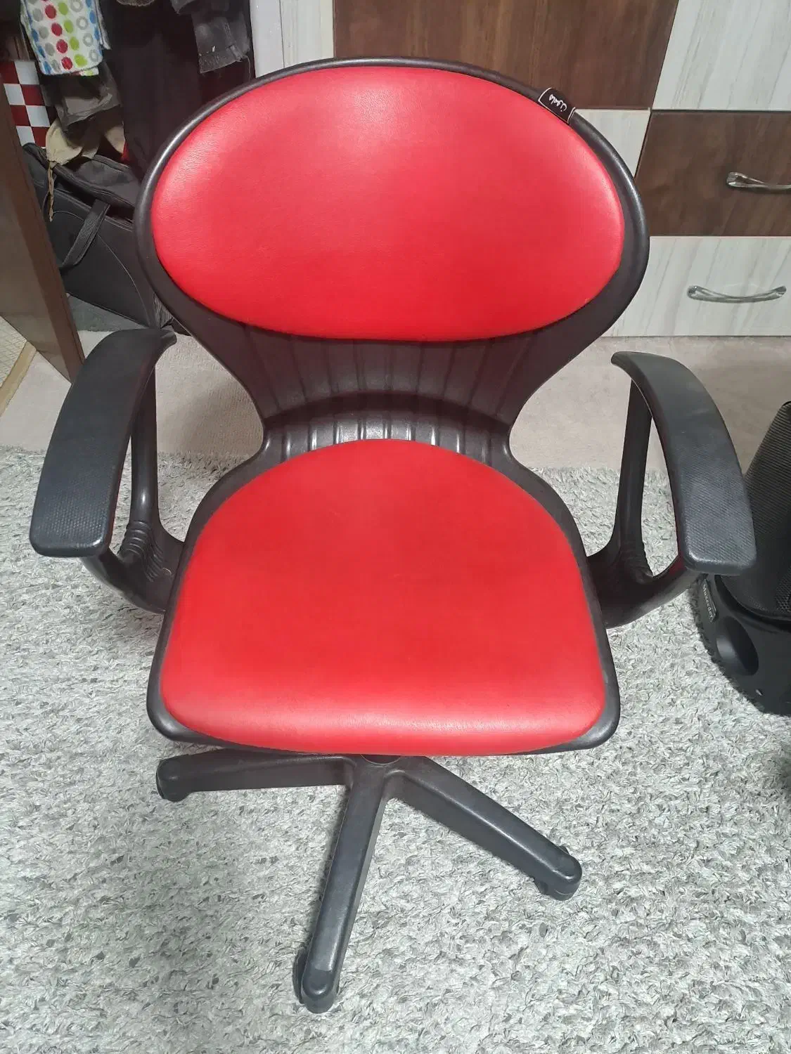 صندلی گردون جک دار|صندلی و نیمکت|ساری, |دیوار